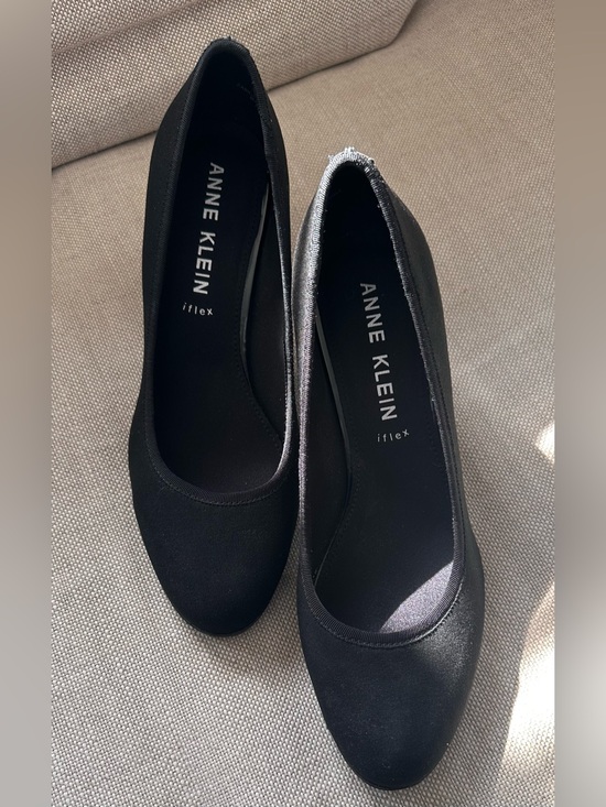 Anne Klein Shoes - Anne Klein iFlex black round-toe pumps - 9.5M